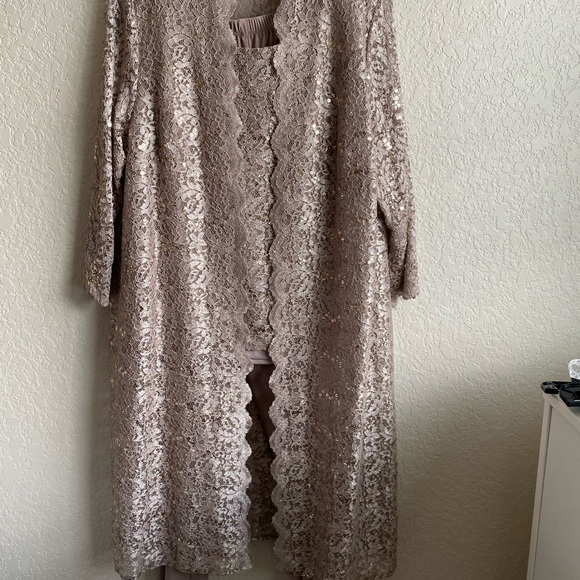 R and M Richards, plus size mother of the bride, three-piece set - Picture 3 of 4